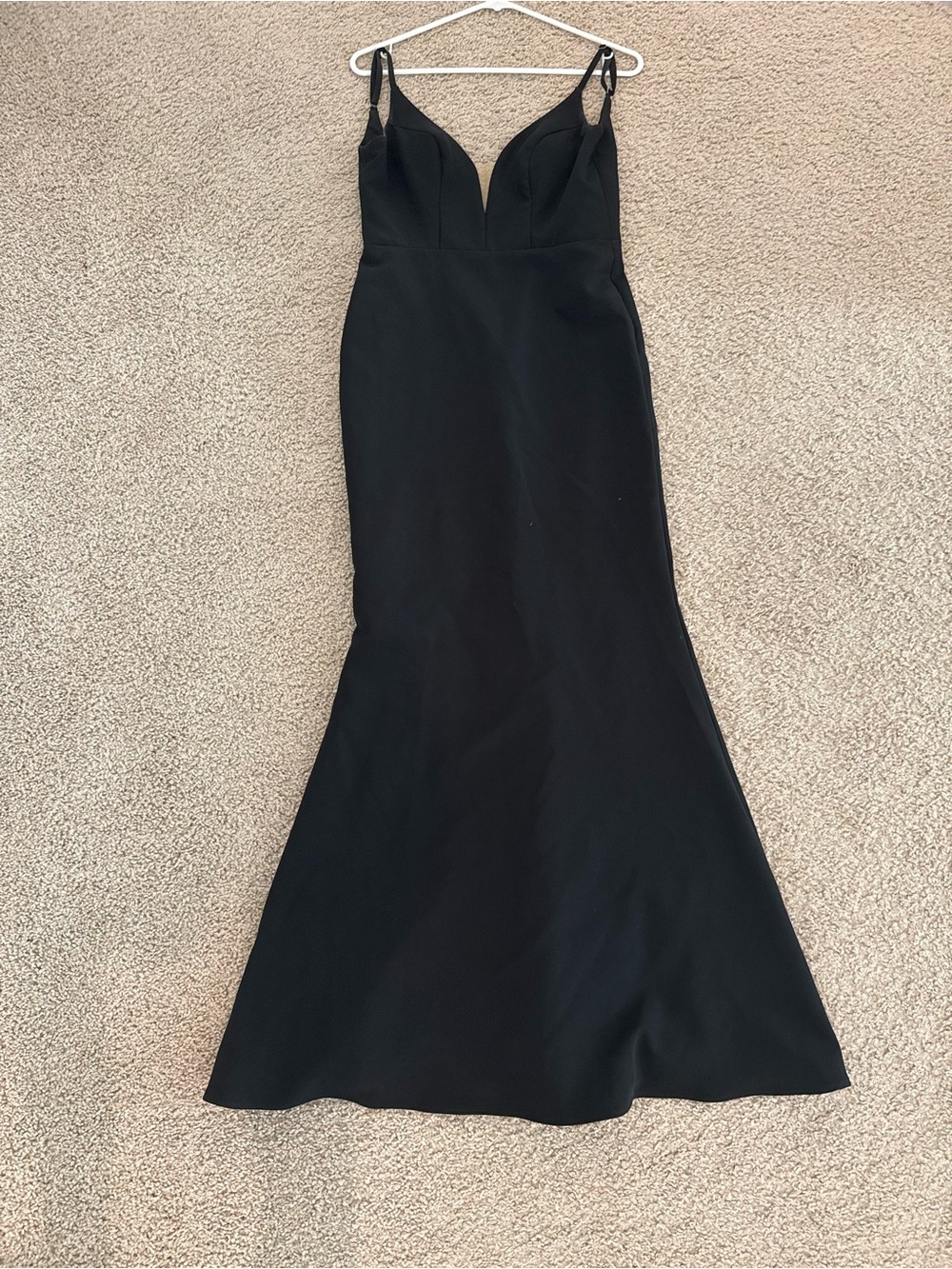 Elegant Black V-Neck Mermaid Evening Dress